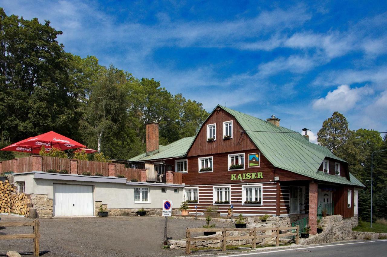Rodinny Hotel Kaiser Desná Eksteriør billede