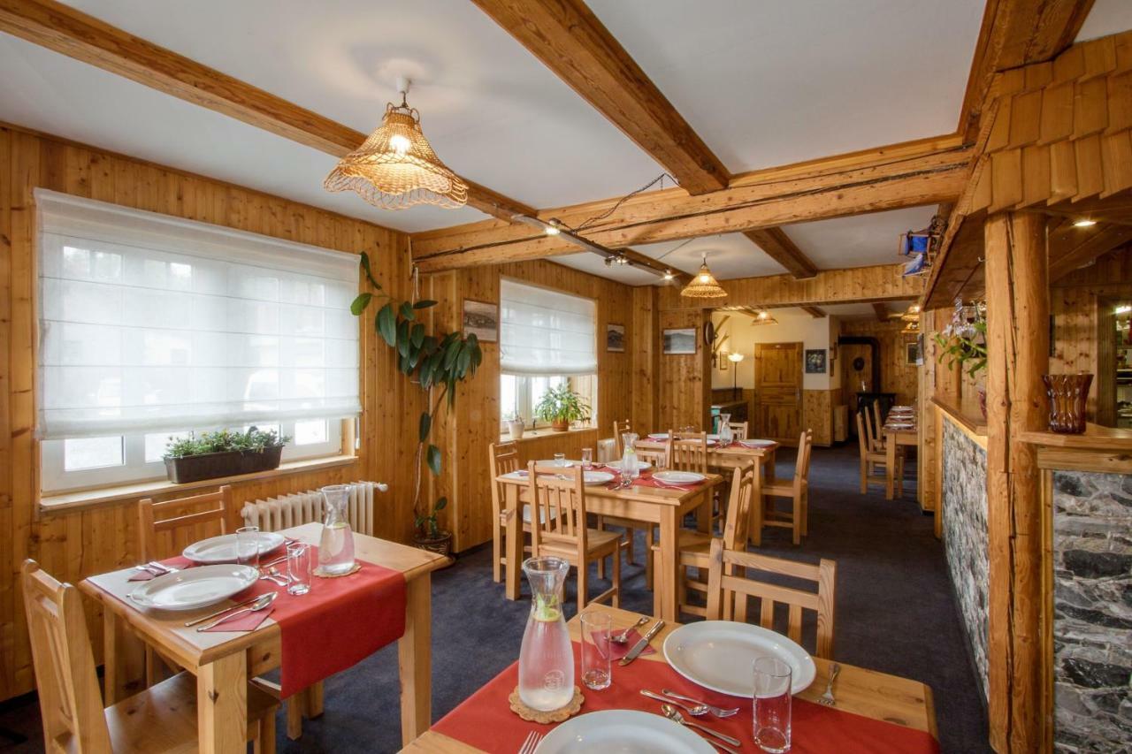 Rodinny Hotel Kaiser Desná Eksteriør billede