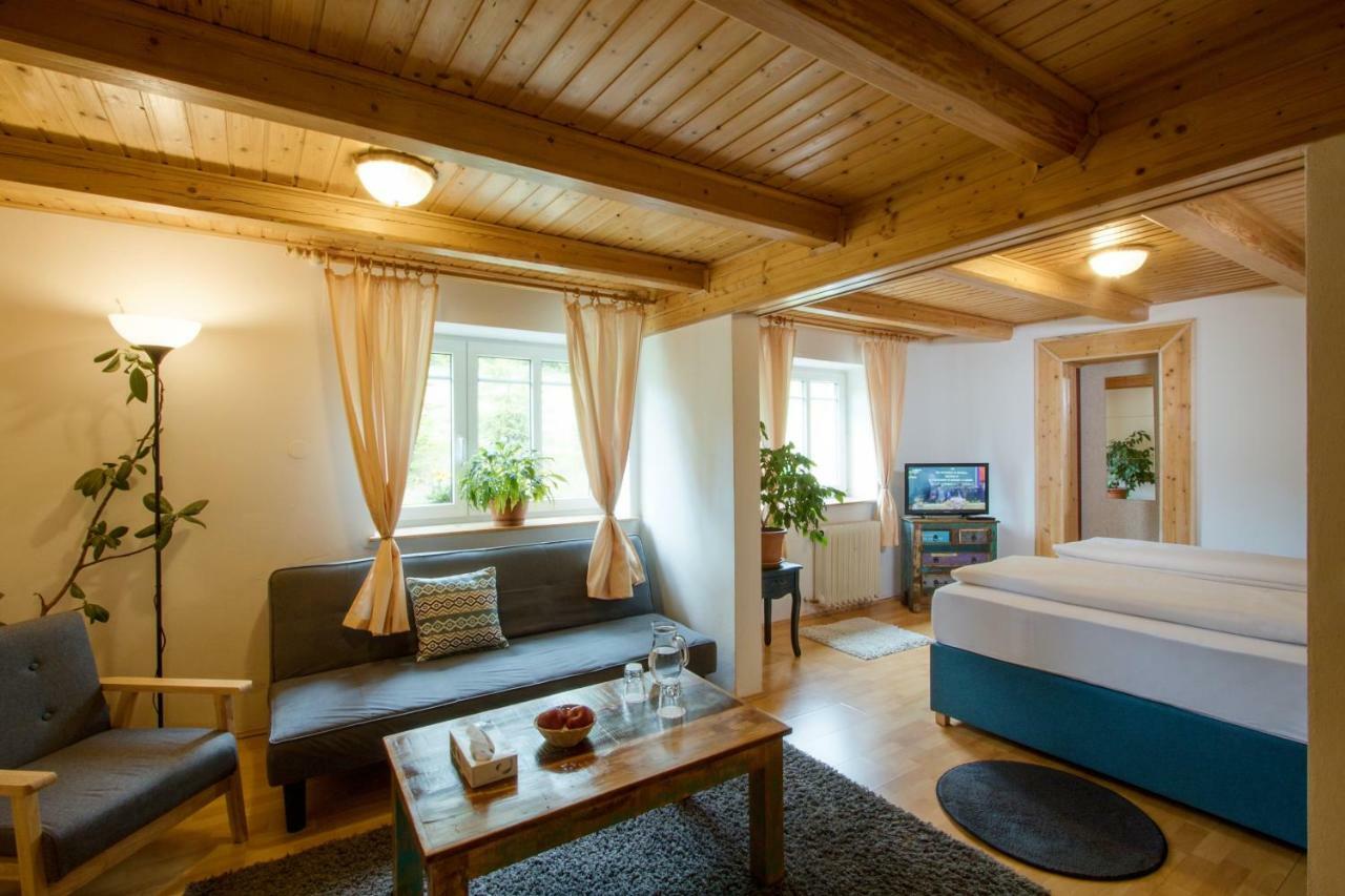 Rodinny Hotel Kaiser Desná Eksteriør billede
